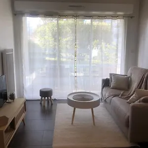 Appartement Le Carré Des Vosges Centre Avec Terrasse, Parking Privatif, Wifi